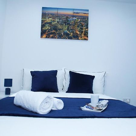 Lovely Apartment With Free Parking On Premises. Лондон Экстерьер фото