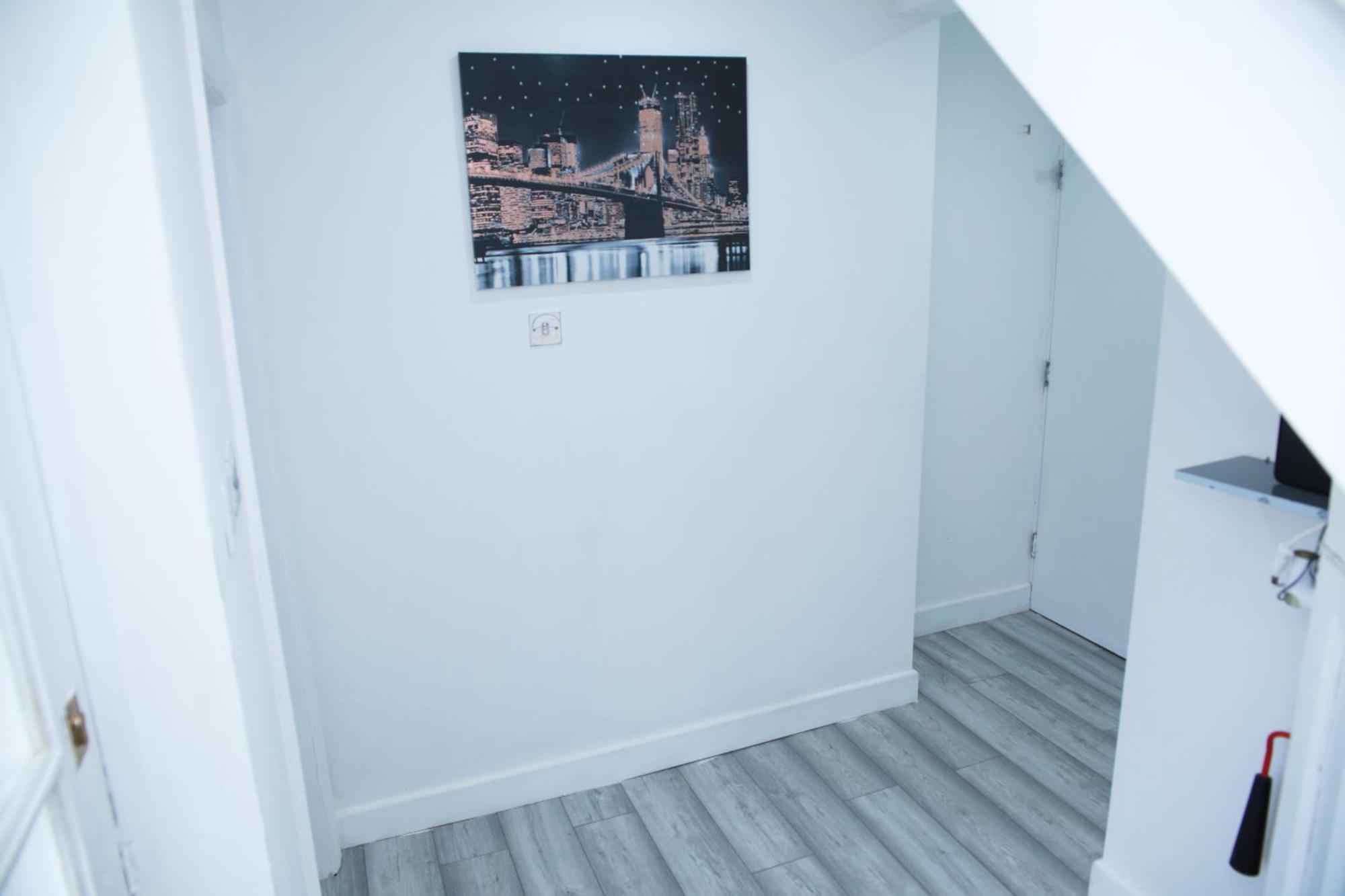 Lovely Apartment With Free Parking On Premises. Лондон Экстерьер фото