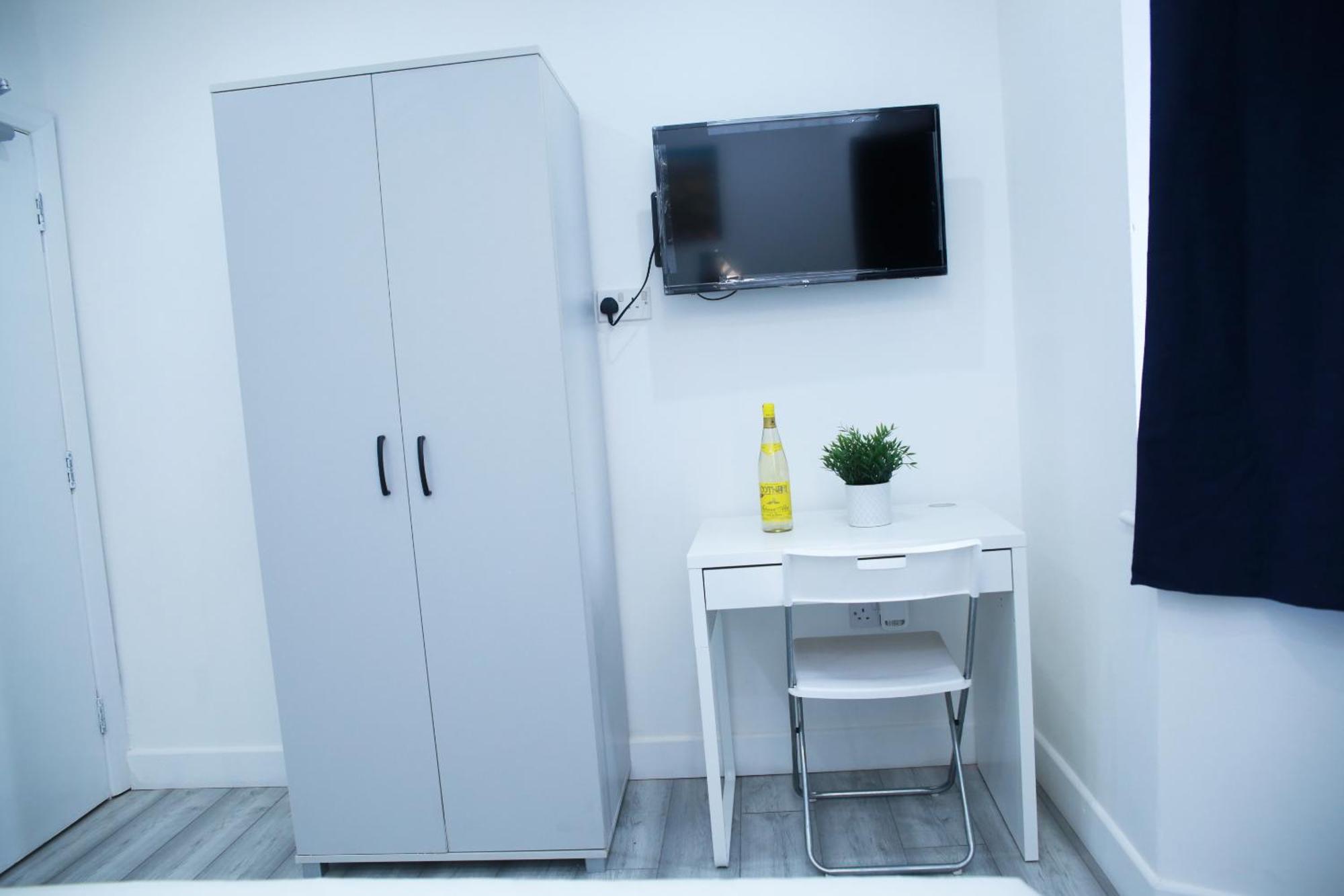 Lovely Apartment With Free Parking On Premises. Лондон Экстерьер фото